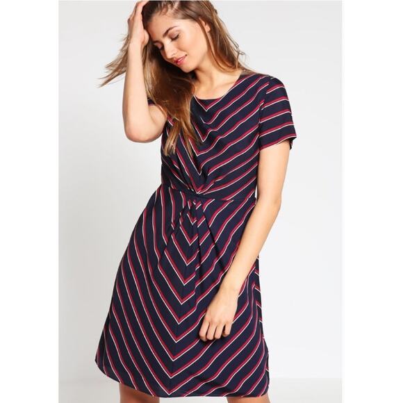 Banana Republic 10 Blue Red White Striped Sheath Knee Length Short Sleeve Dress - Picture 1 of 14